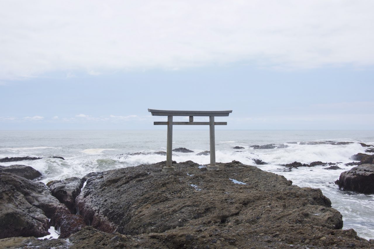 神磯の鳥居の画像