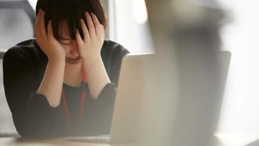 仕事を休みたいのに休めない？仕事に疲れているときのおすすめ対処法